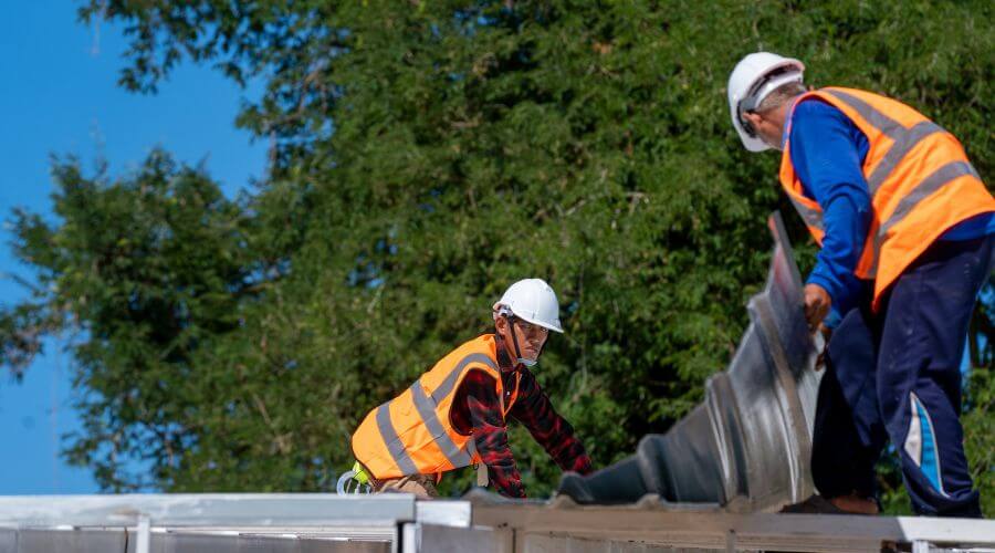 Professional gutter cleaning in Harvey, ND